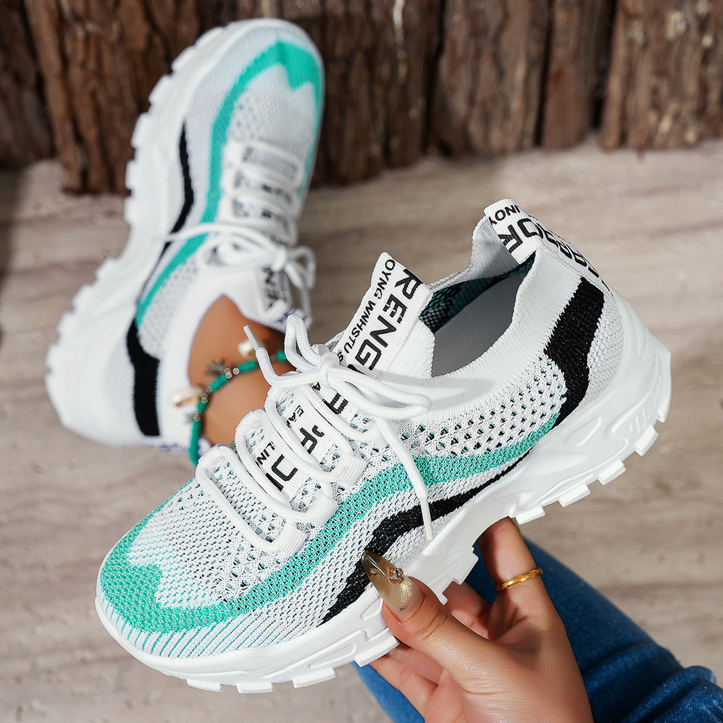 Stylish and lightweight soft bottom sports women's casual shoes