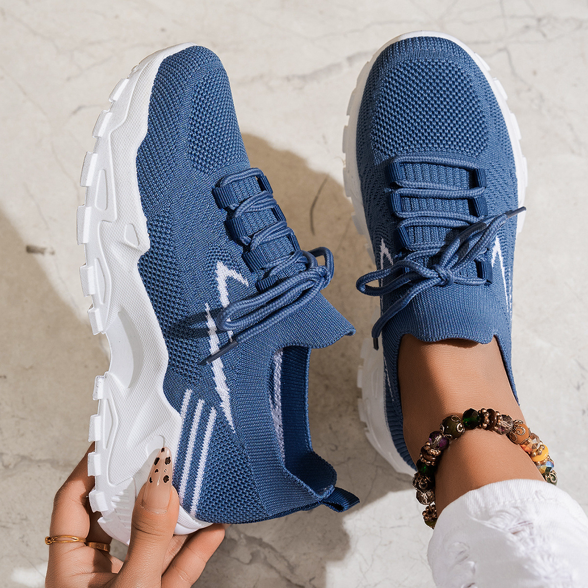 Women's casual stylish and lightweight soft bottom sports shoes