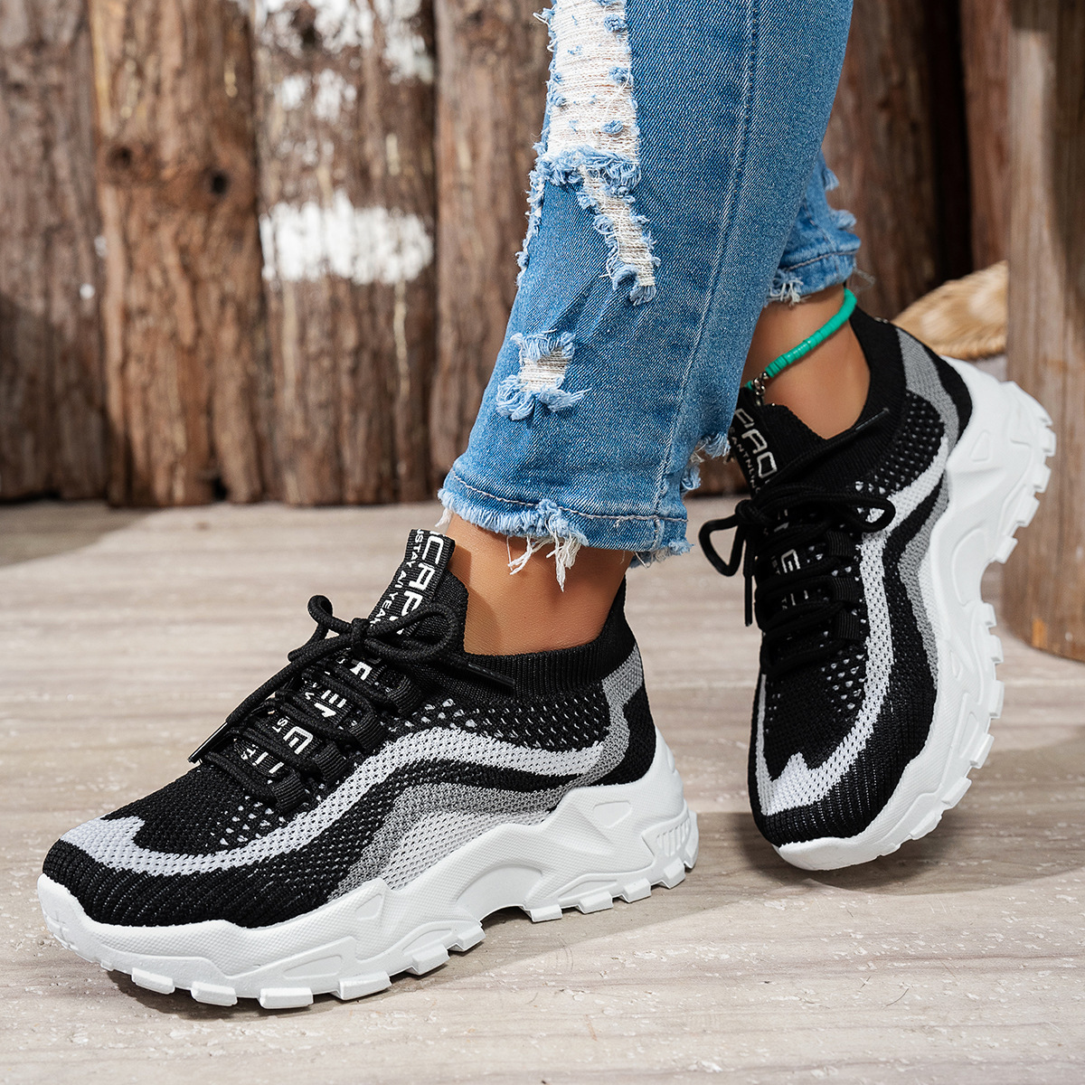 Stylish and lightweight soft bottom sports women's casual shoes